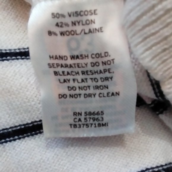 Treasure & Bond Slouchy V-Neck Sweater - Picture 7 of 8